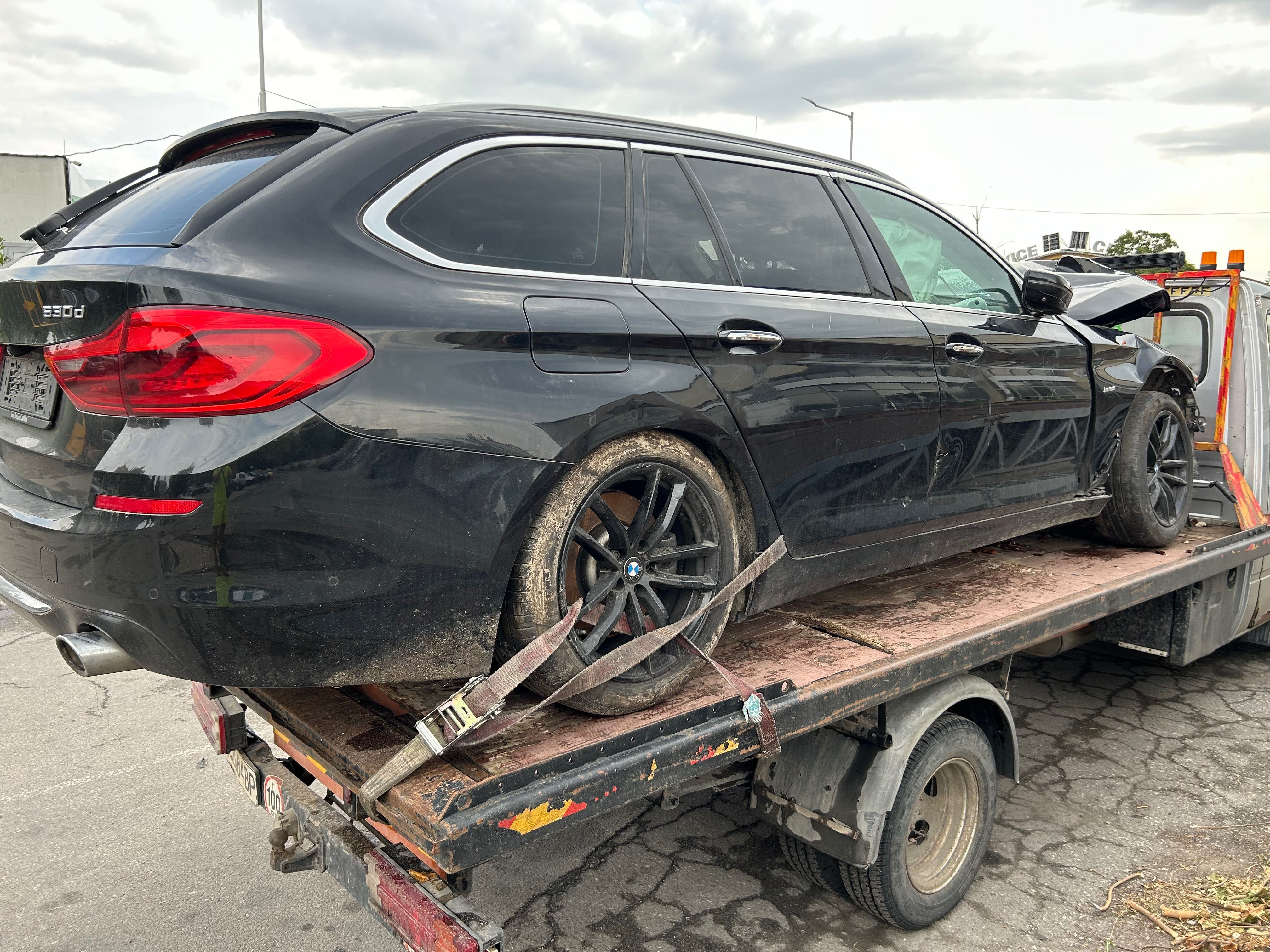 BMW G31 530xd на части