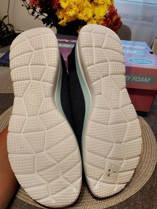 Чисто нови маратонки Skechers размер 41