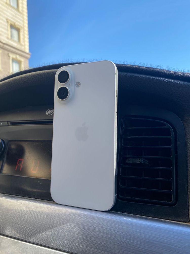 iphone 16 128g (акб94%)