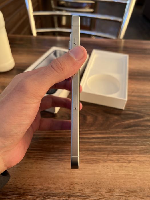 Iphone 15 pro max white