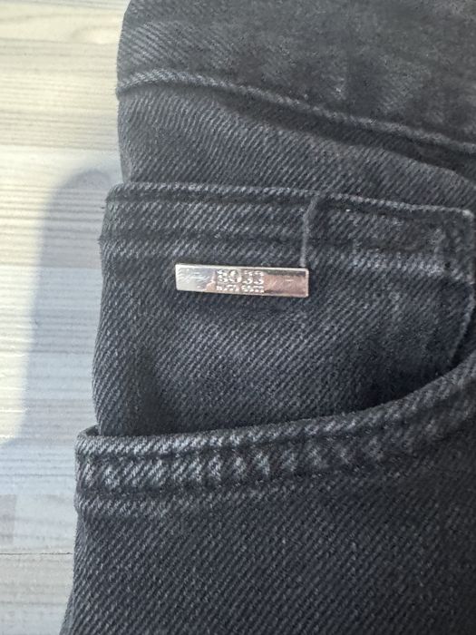 Мъжки дънки на hugo boss размер S