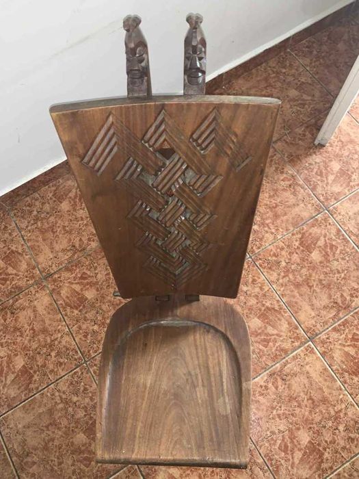 Scaun din lemn masiv sculptat cu tenta africana decor curte