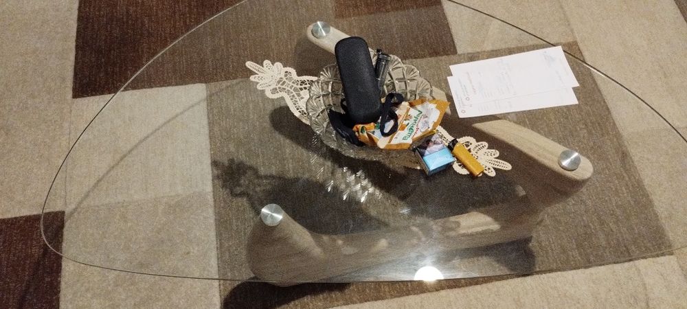 Genti otel opel astra j și două măsuțe de cafea