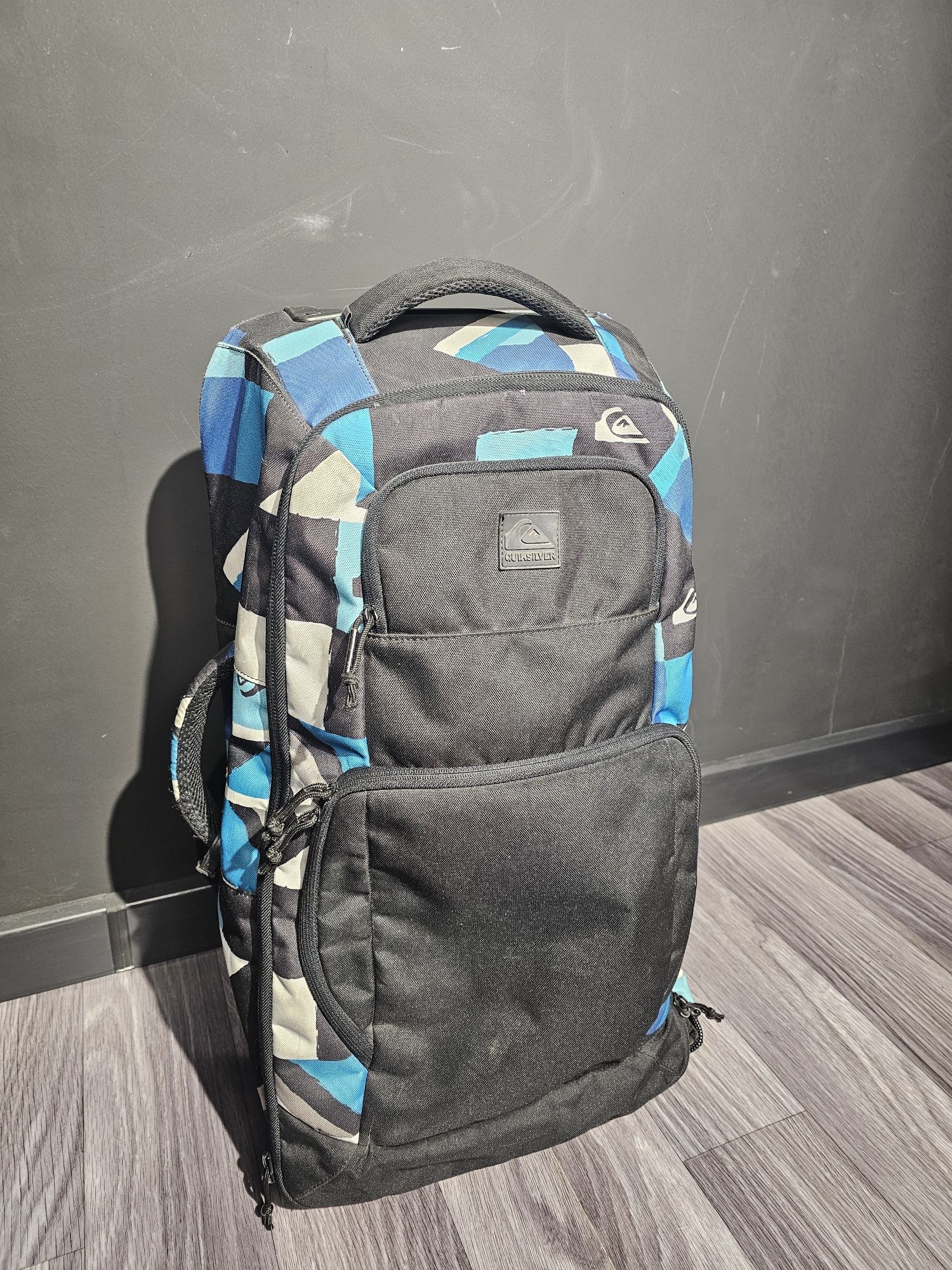 Чемодан quicksilver