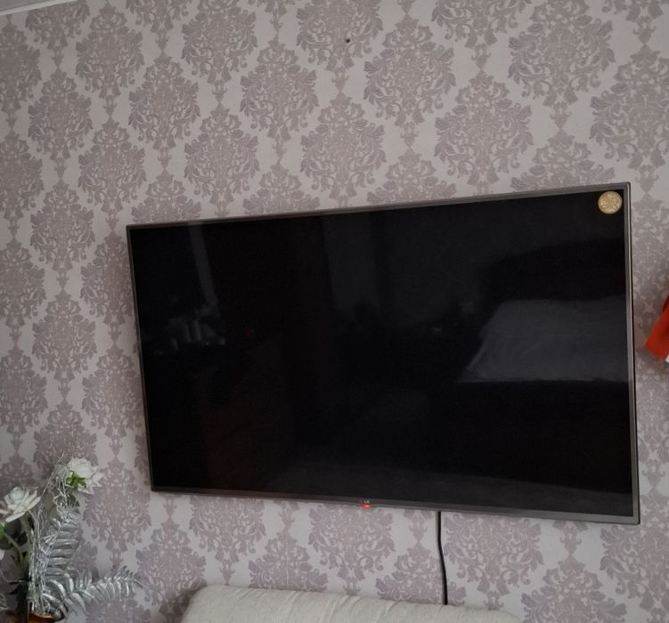 Продам телевизор LG