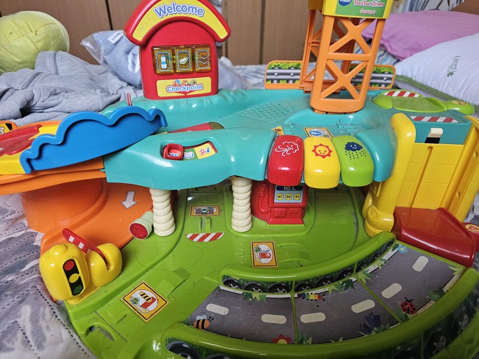 Играчки vtech писта