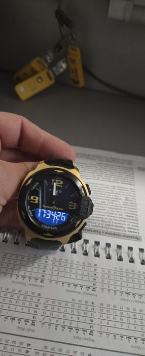 Продавам Tissot t race touch