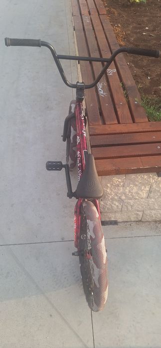 Kink bmx wine curb