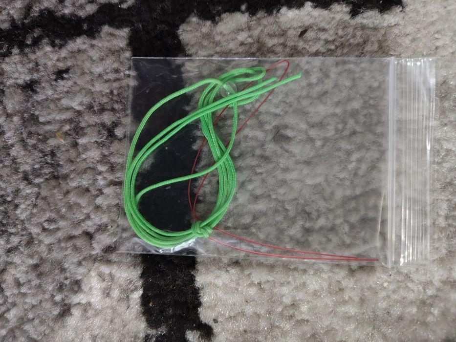 Kendama USA + ața de rezervă.