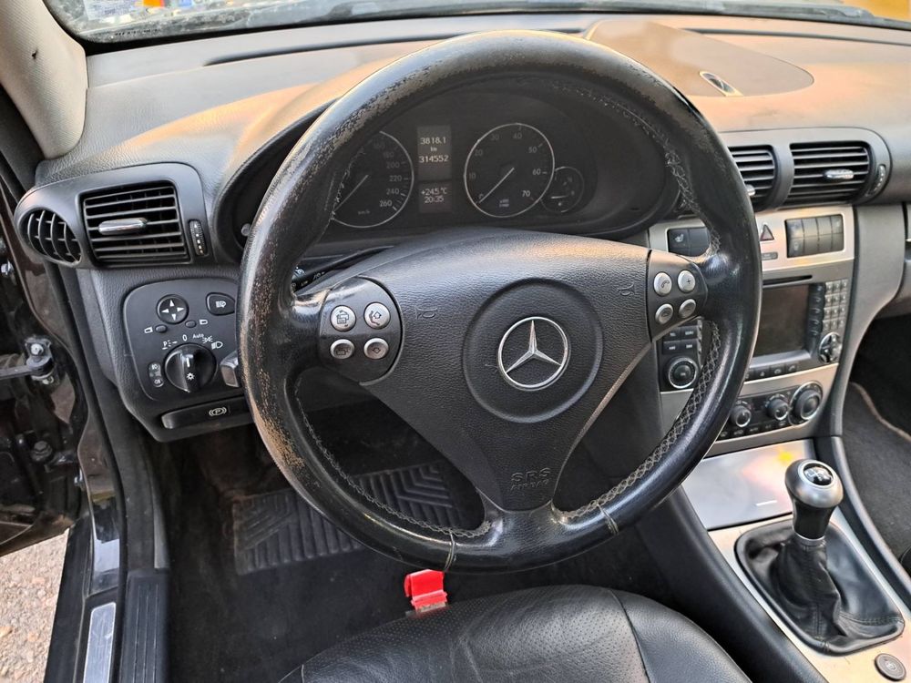 Mercedes w203 face 2005г бензин