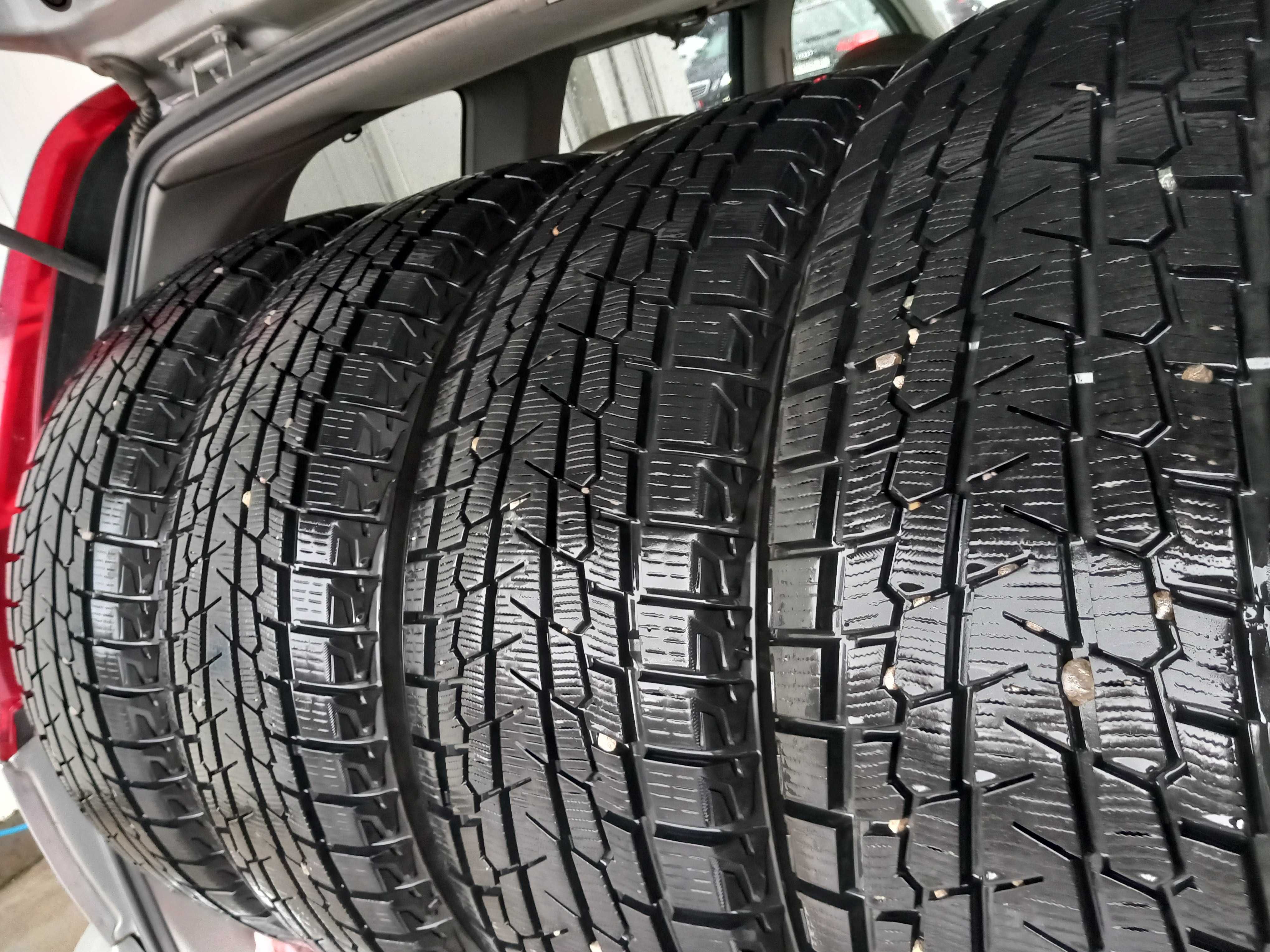245 / 60 18  Yokohama Ice Guard G075
