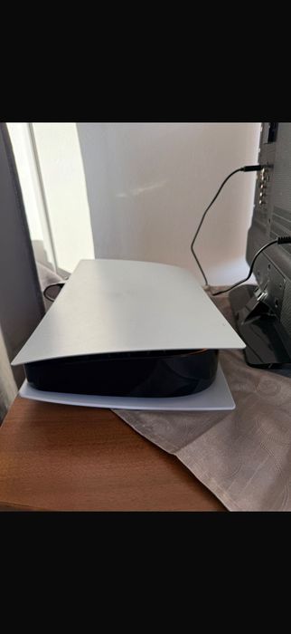 Vând PlayStation 5!!