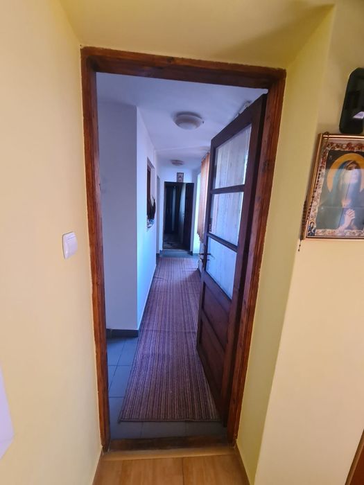 Casuta 3 camere,constructie 1995 Margeanului, strada Coman Ion cu mica