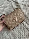 Оригинална чанта guess