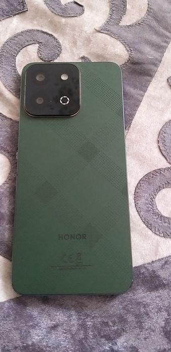 Honor X7c б/у телефон хороший