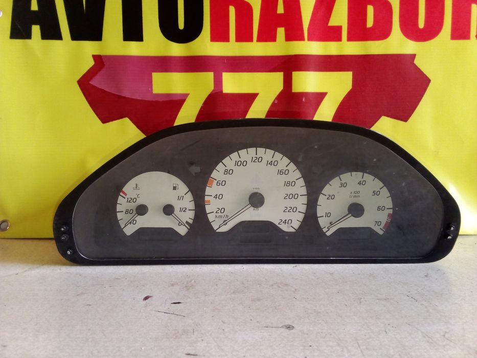 Щиток приборов Мерседес W202