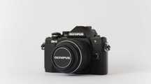 Olymous OM-D E-M10 Mark II + doua obiective