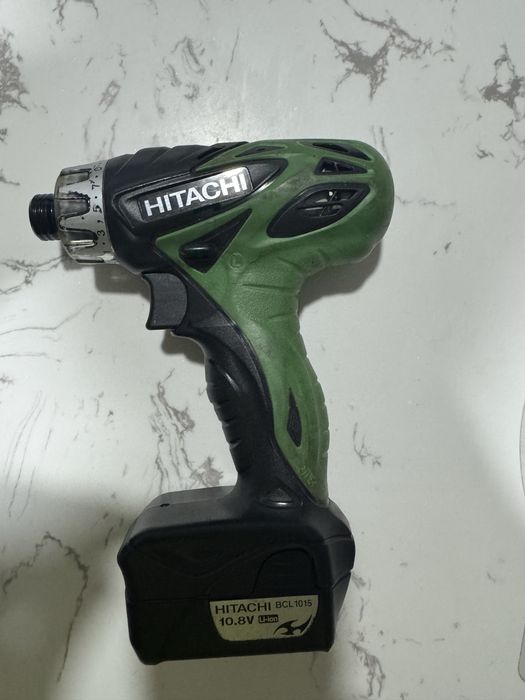 Hitachi impact 10,8 v