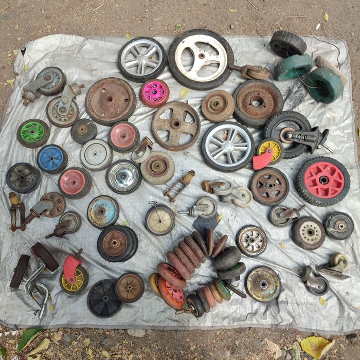 Продам колёсы разного размера цена от 500 и выше