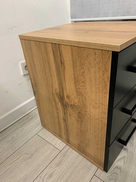 Тумбочки офисные 40х45, высота 55. 2 штуки. Одна с дефектом