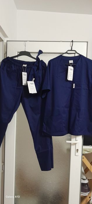 Costum medical XL