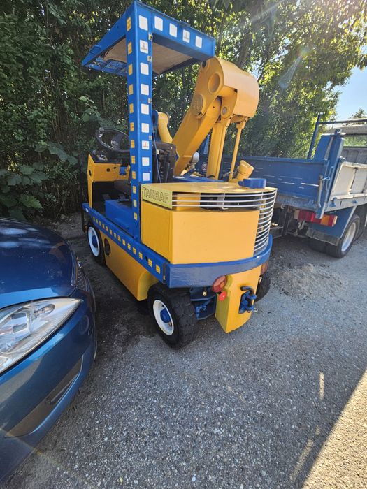 Închiriez motostivuitor ,miniexcavator, Miniincarcator.
