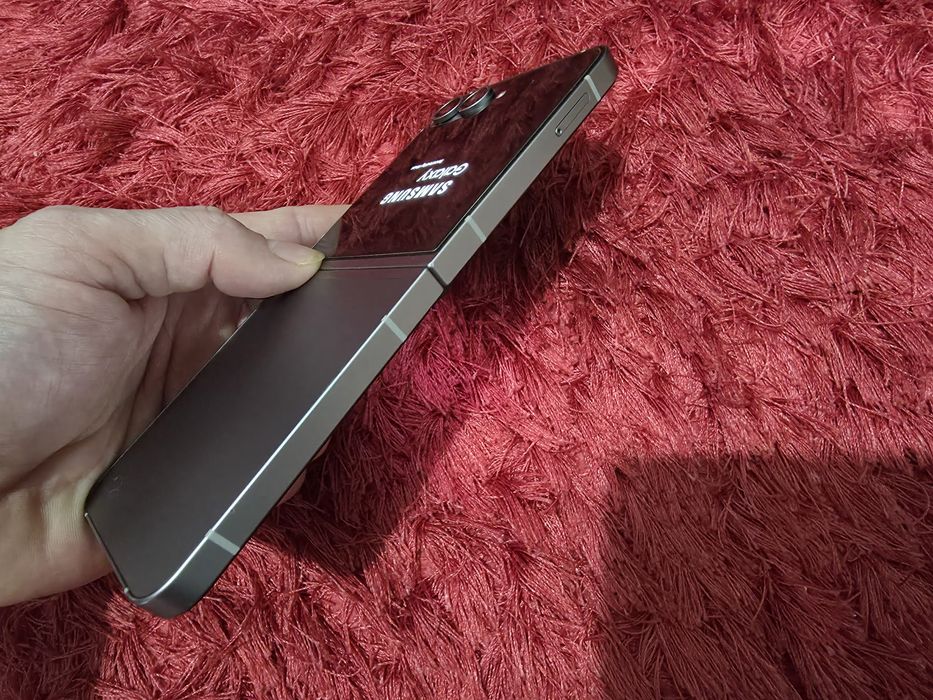 -Samsung Z Fold 6, Grey, 256Gb, 12Ram, doar telefonul, impecabil, star