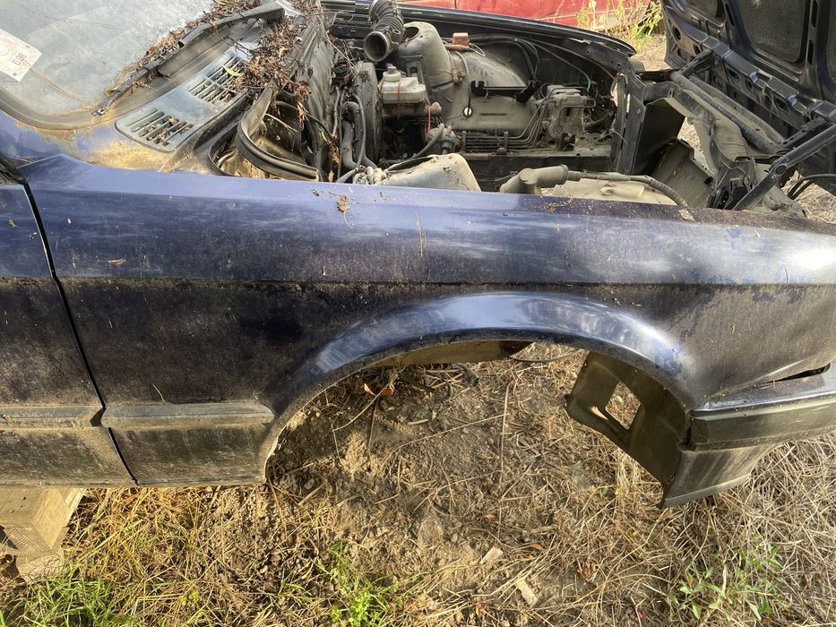 Aripa dreapta oem  bmw e30