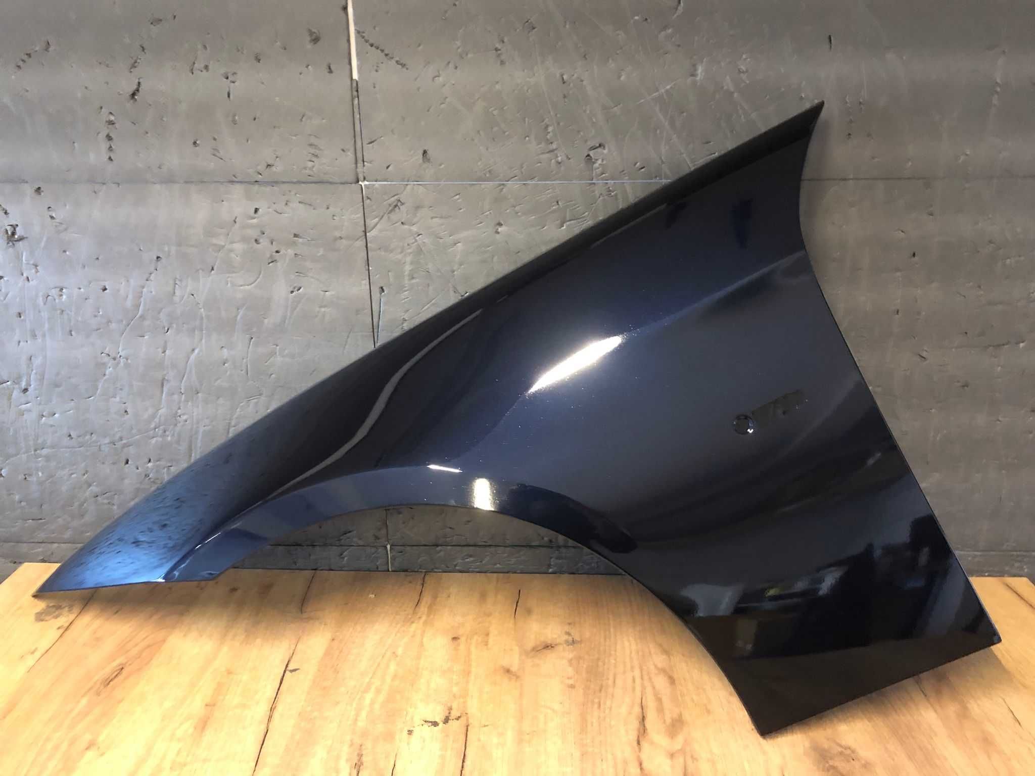 Aripa Fata Stanga BMW E90 An 2005-2012 (A35 (Albastru))