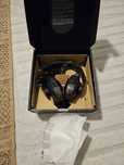 Casti closed back AKG K361