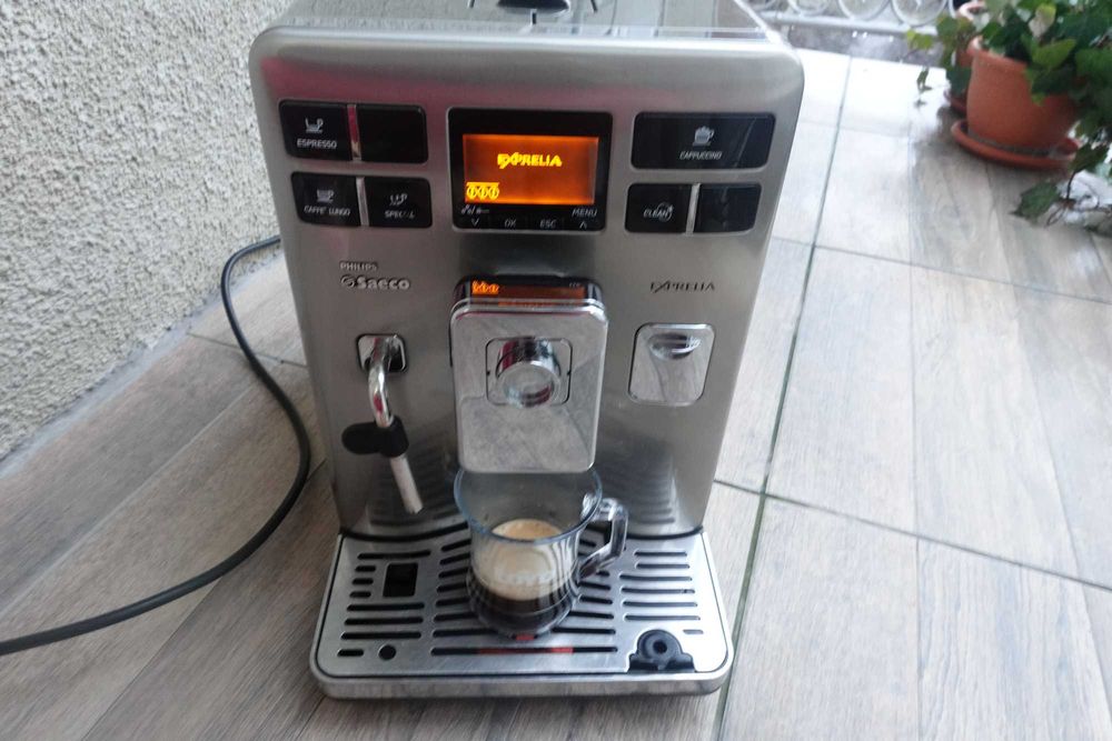 Saeco Exprelia espressor automat cu cana lapte