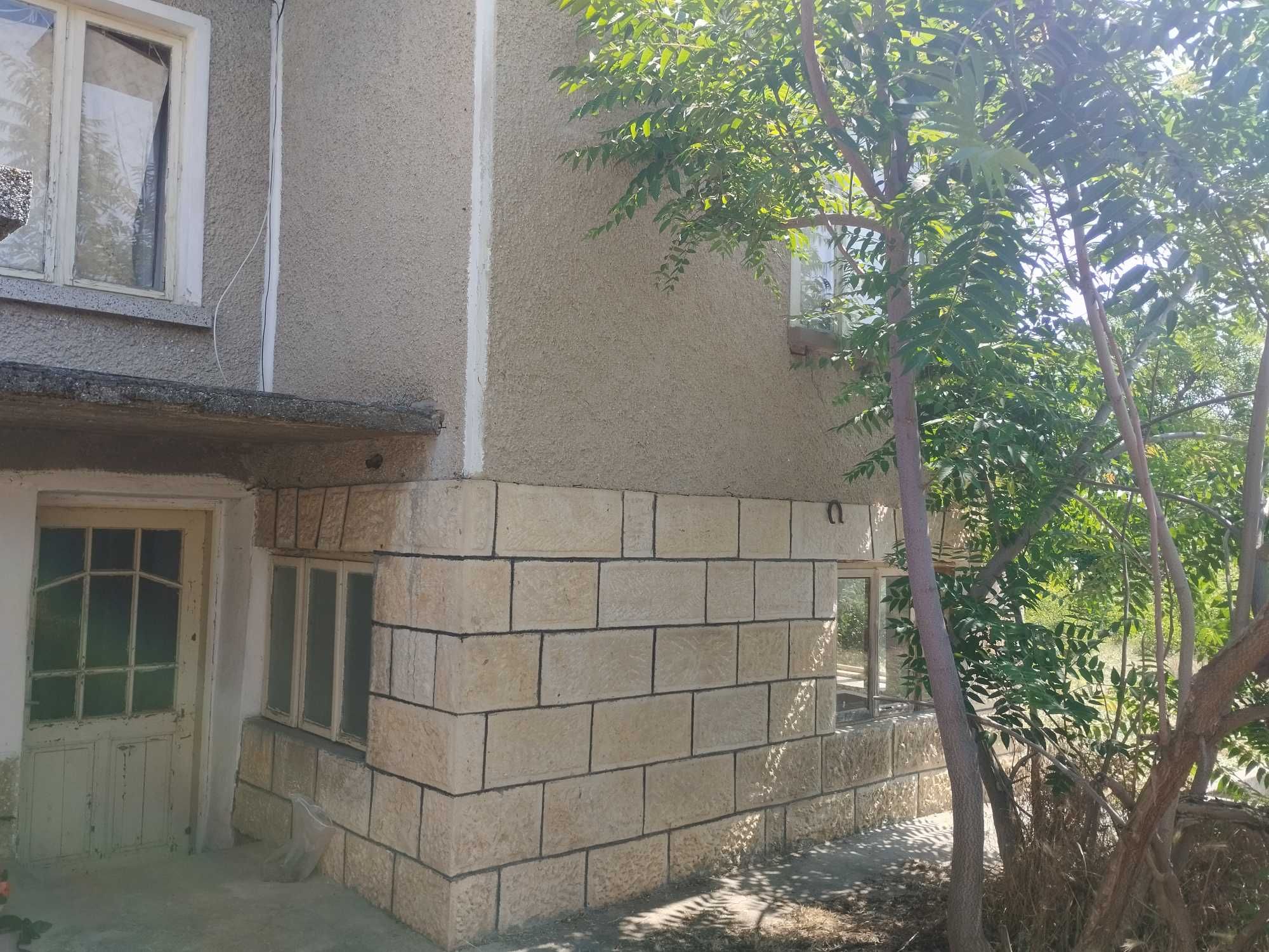 Продавам къща в с. Дряновец