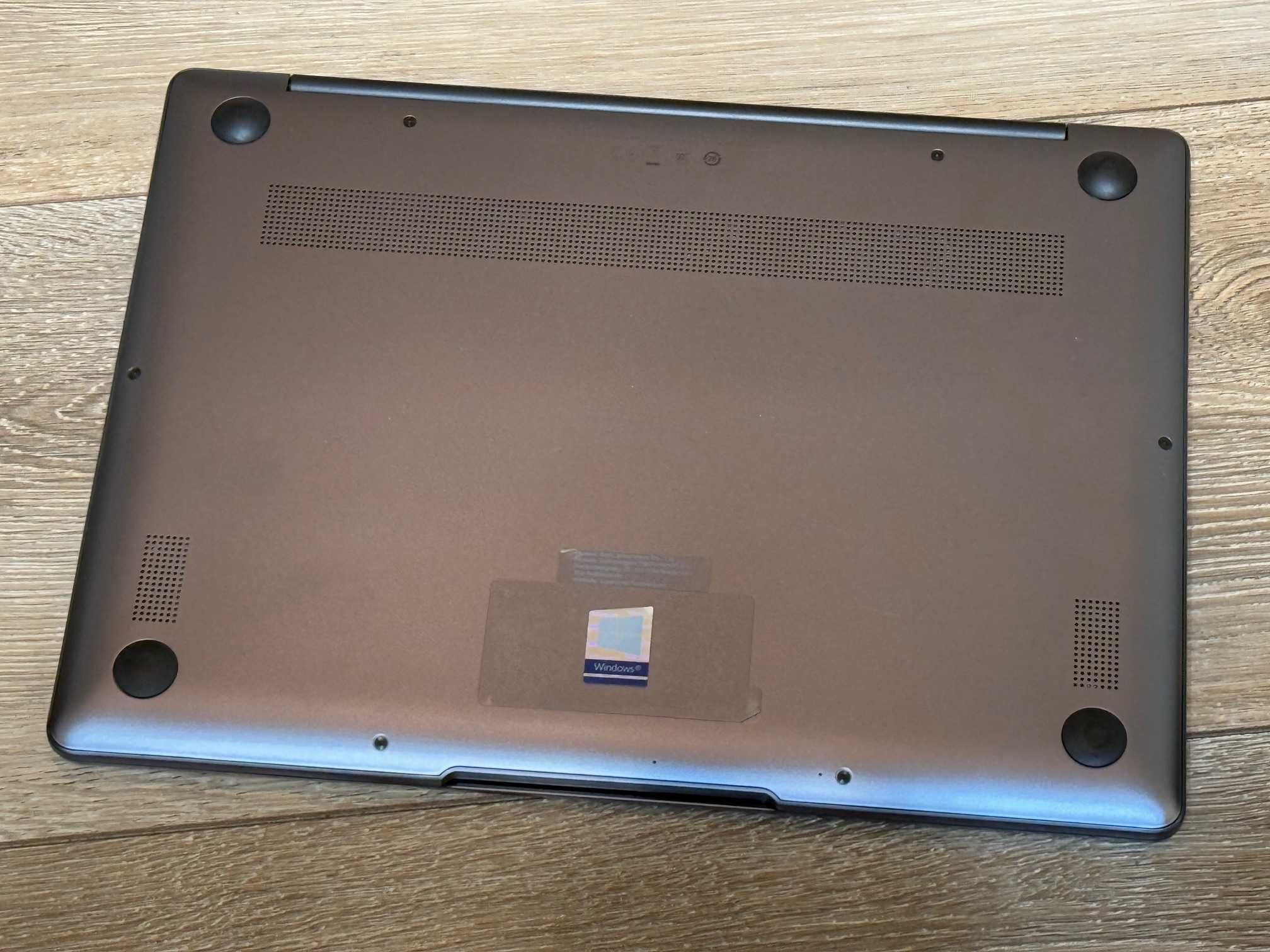 huawei matebook 13 I5/8RAM/256SSD/QHD Display