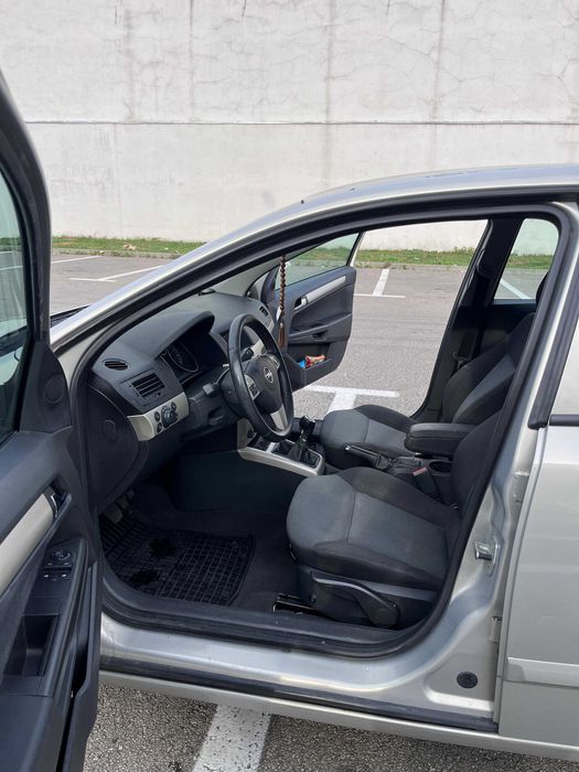 Opel Astra H sedan 2008 1.6 benzina UNIC PROPRIETAR