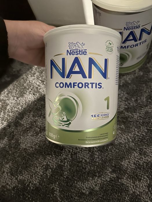 Vând 2 cuti de lapte nan1 0-6 luni