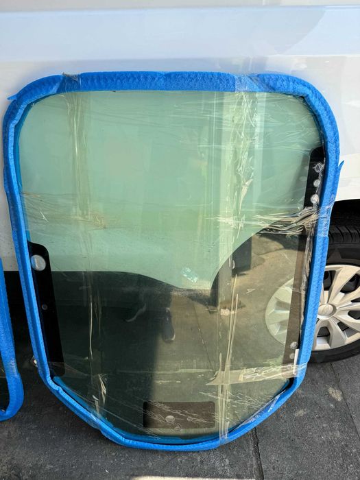 Стъкла за всички марки строителни машини