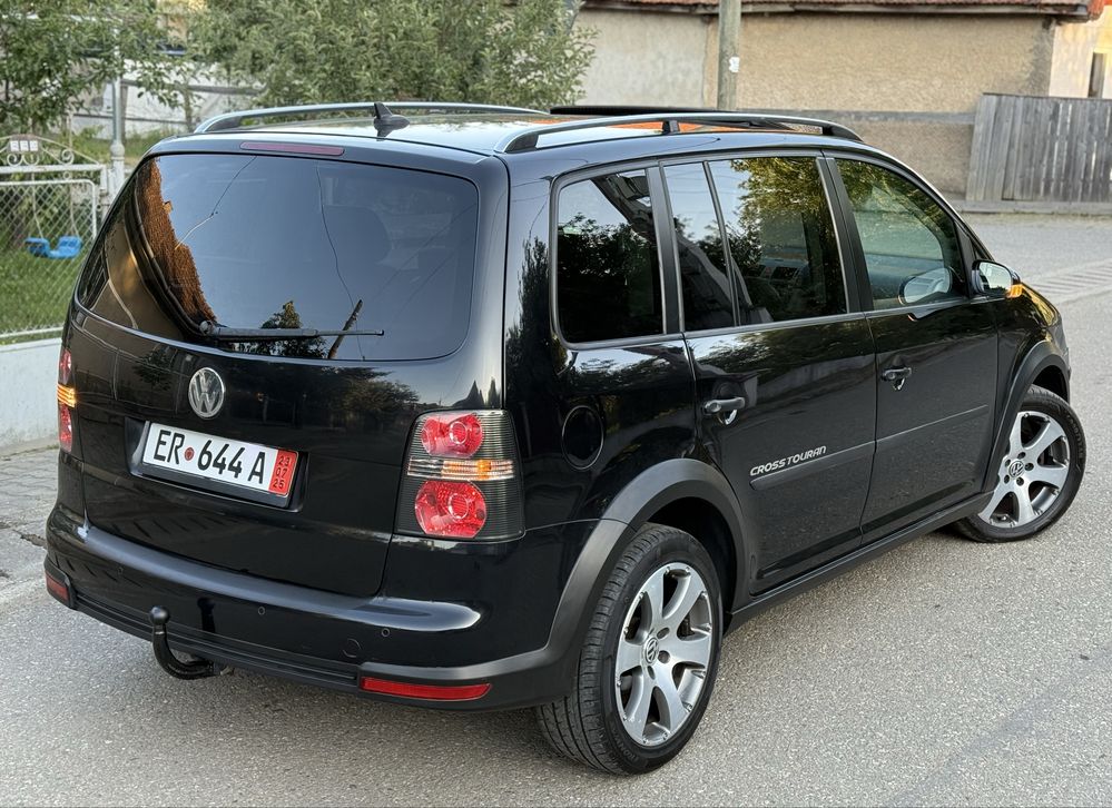Vand Volkswagen Touran Cross-Individual 2009 full
