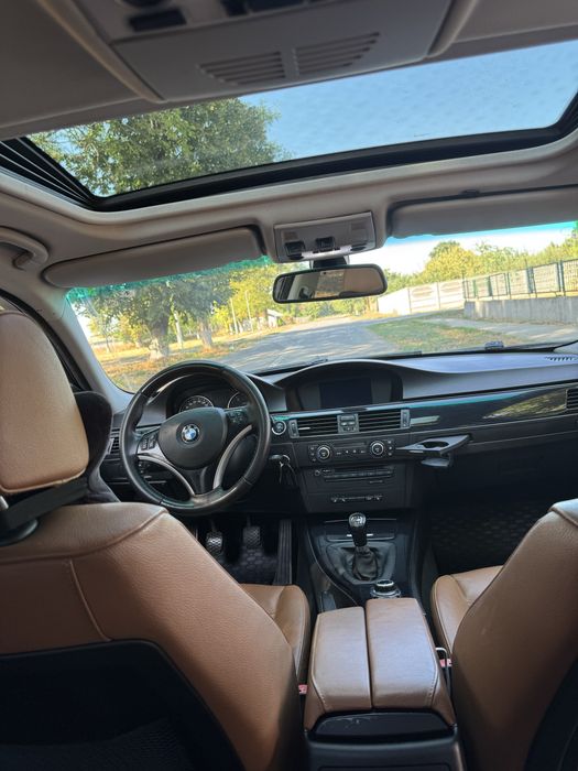 BMW E90 320d / Trapa / Navi / Piele