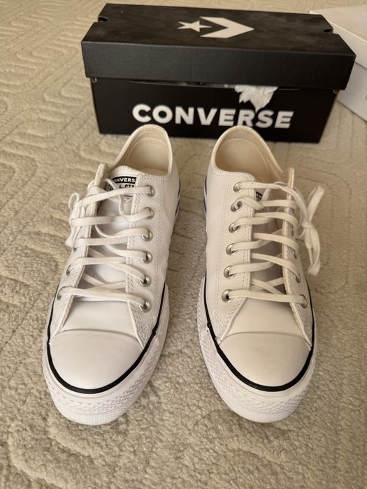 Converse All Star din piele