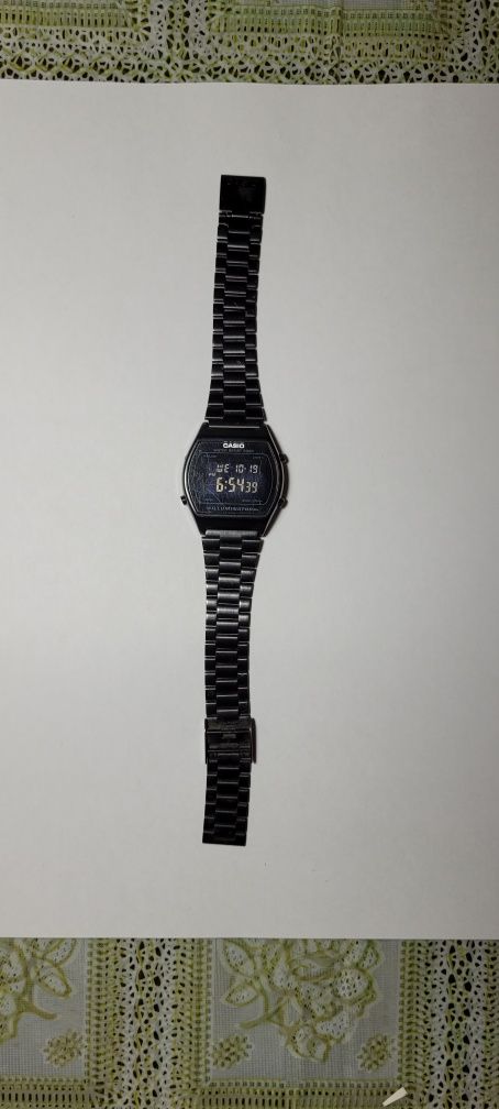 Электронные часы Casio B640WB-1b