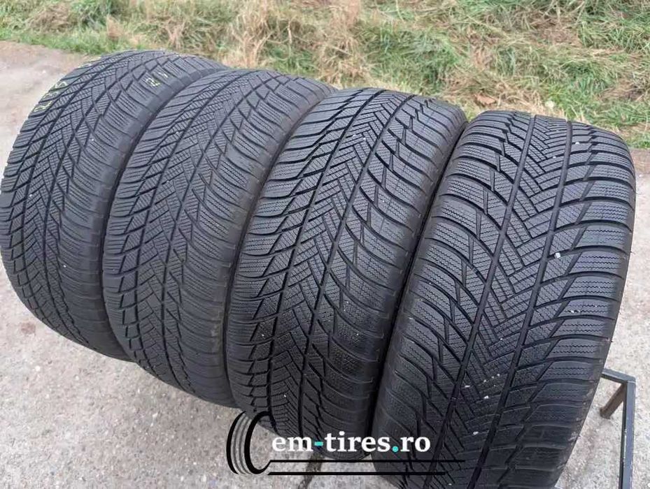 SET 4 Anvelope Iarna 235/50 R19 BRIDGESTONE Blizzak LM001 99H