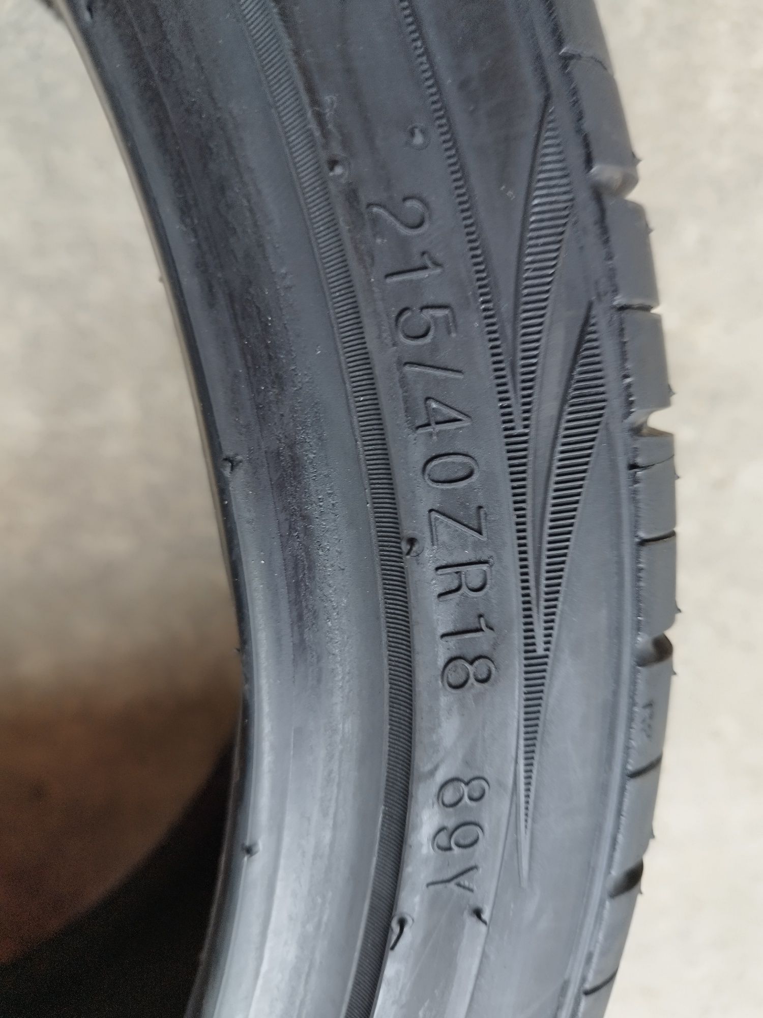 2 anvelope de vară (ca noi)Kumho Ecstale Sport 215/40/18,dot 2019