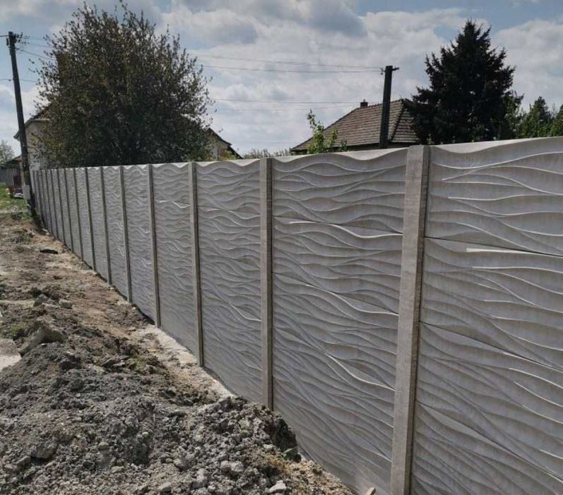 Gard din beton prefabricat Ilfov – Modele variate, transport și montaj