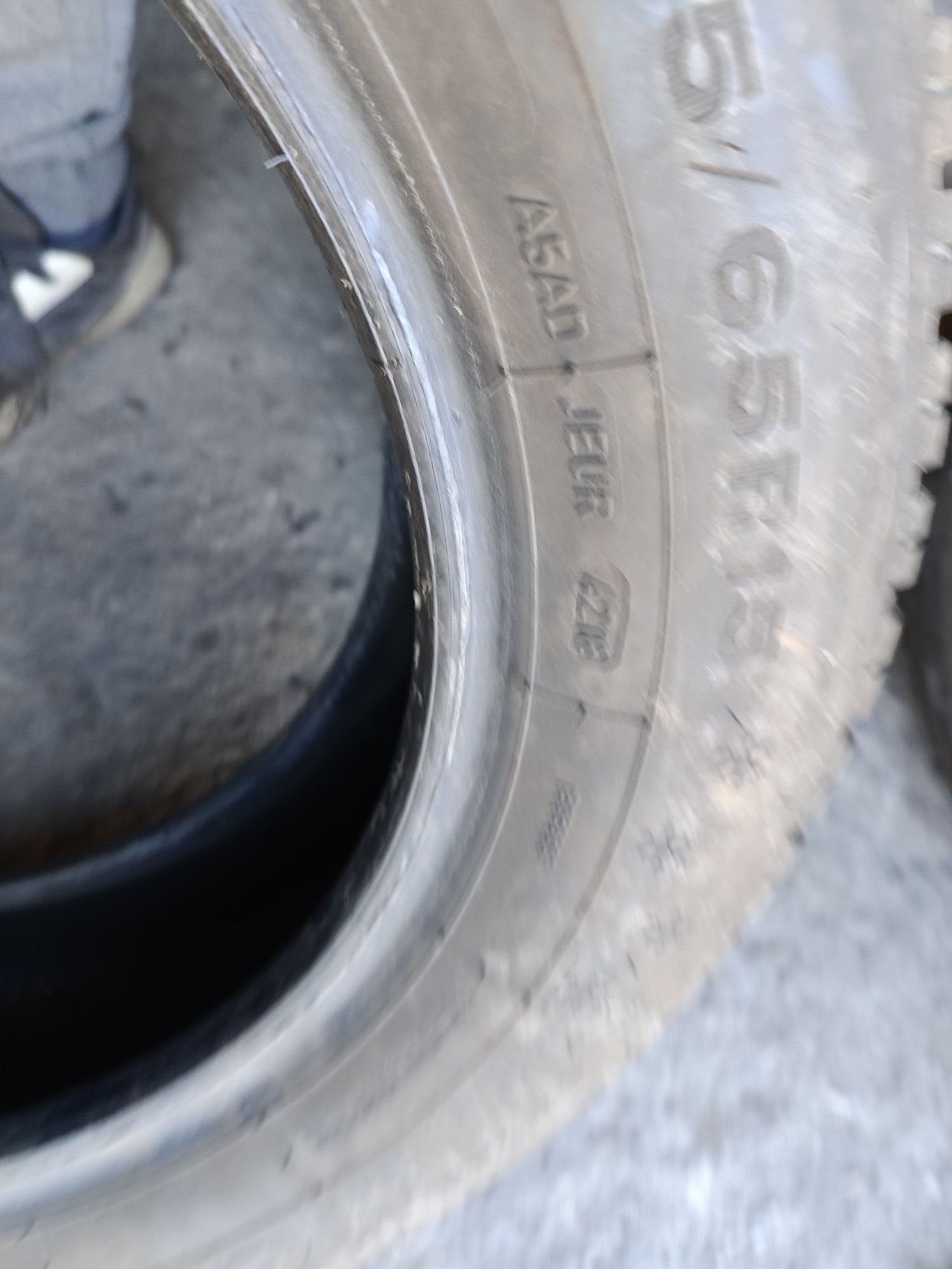 Зимни гуми -15цола -185/65-1бр.-65лв."DUNLOP"