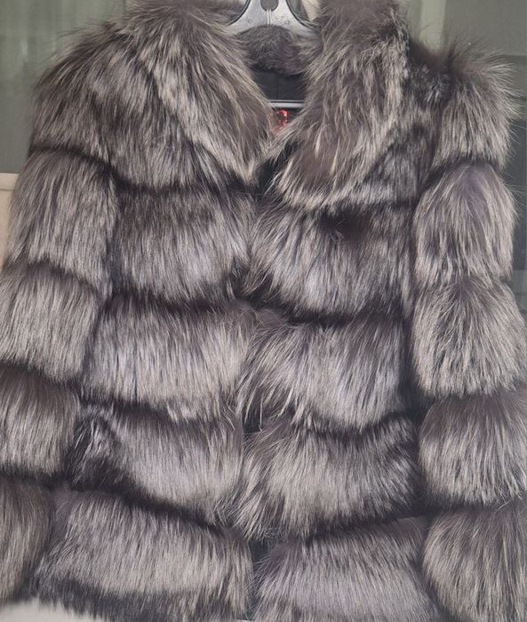 СРОЧНО продам раскошную шубу-трансформер из натуральной чернабурки

СР