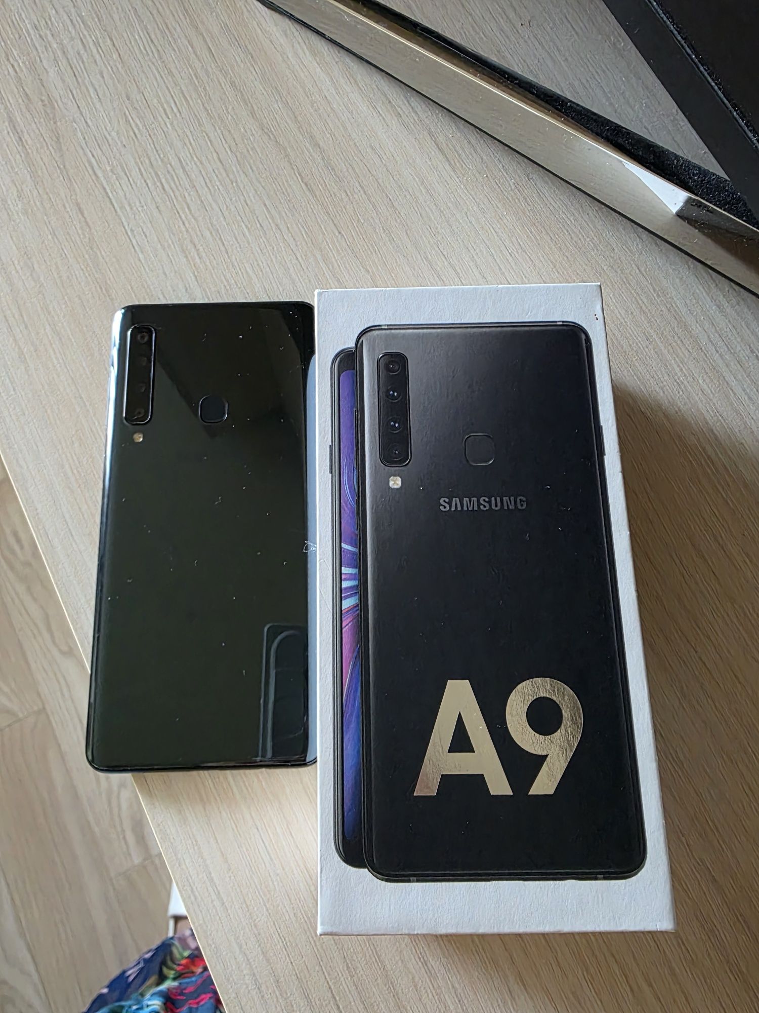 Samsung galaxy A9
Телефона е в перфектно състояние,