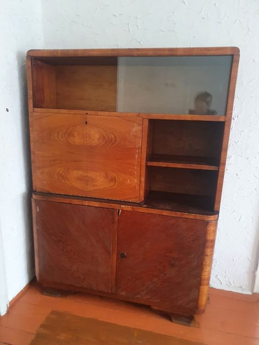 Мебель деревянная шифоньер и сервант