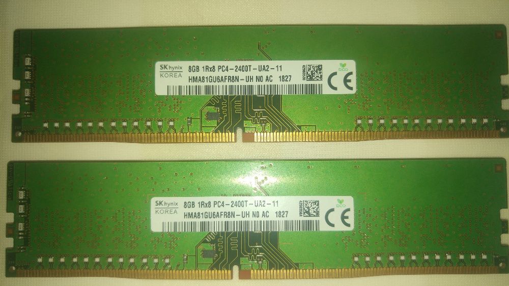 Vand memorii RAM DDR4 4 bucati 8GB/Buc.