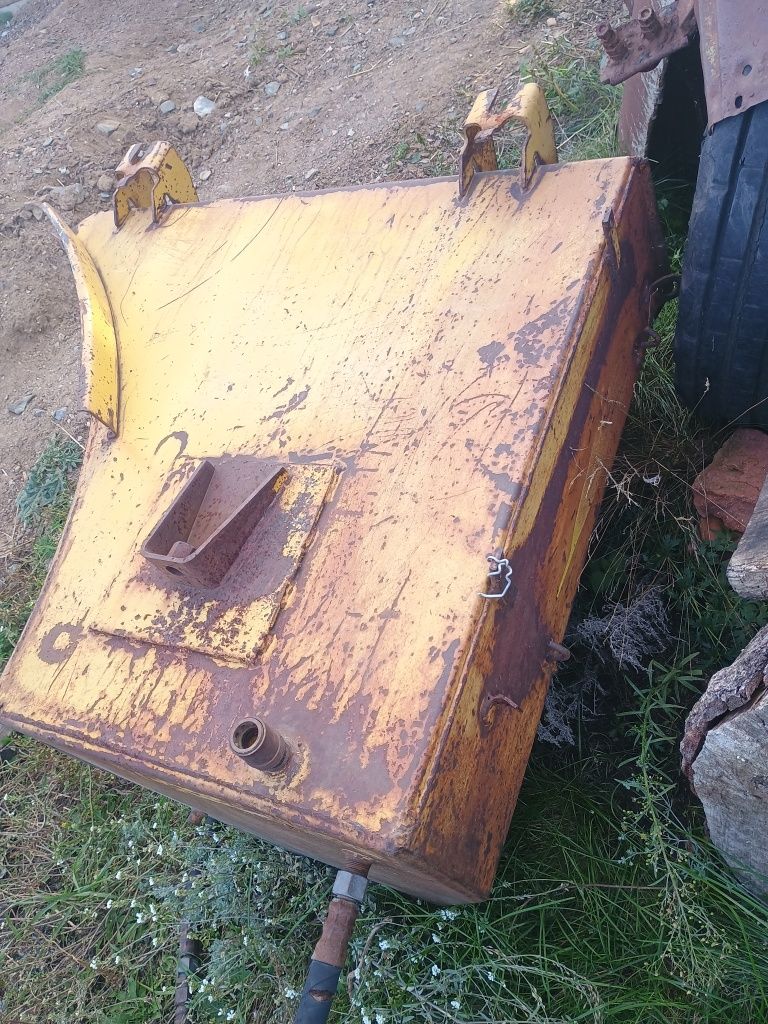 Продам Бак к 700