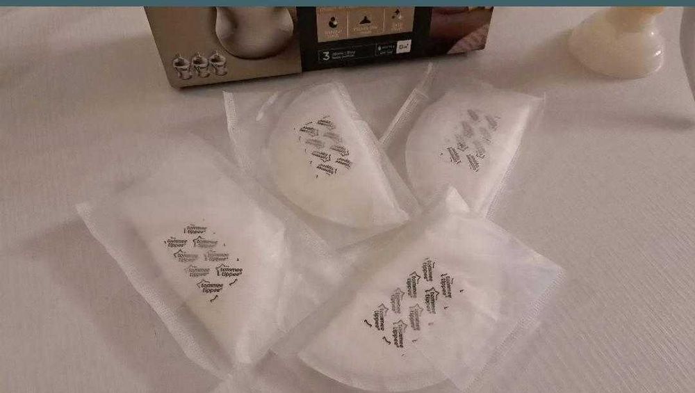 Pompa de san Tommee Tippee- GRATIS 6 tetine,4 capace biberon si bureti